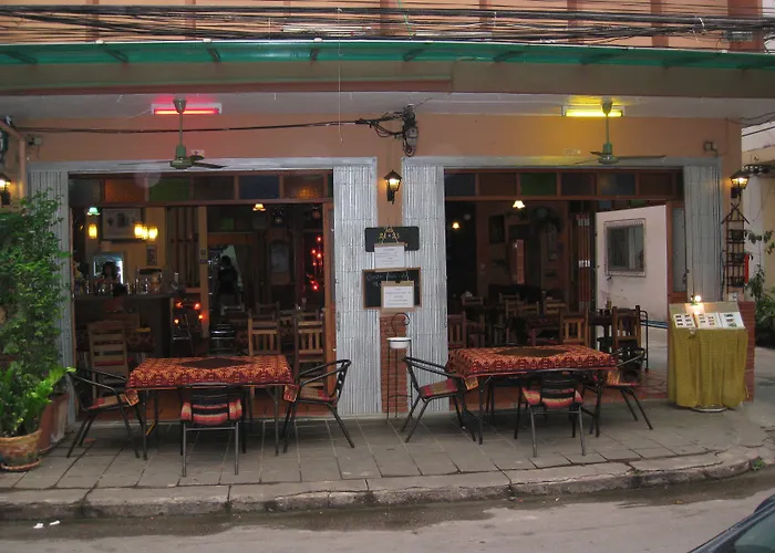 Baan Glang Soi Restaurant & 2*
