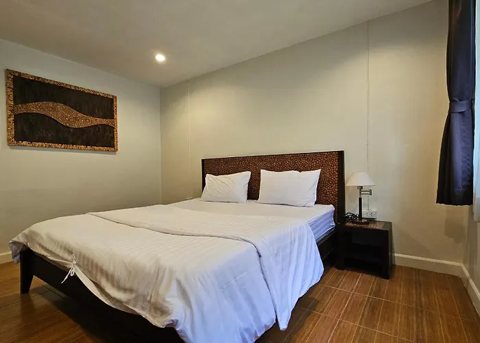 Baan Glang Soi Restaurant &